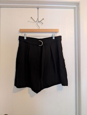 H&M Women's 12 Black High Waisted Paperbag Belted Shorts